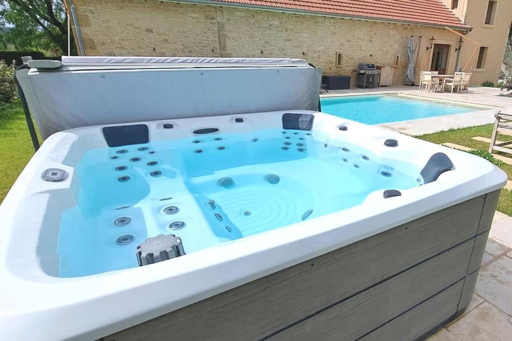 Villa Guardian House Of Chateau Monteil With Heated Pool And Jacuzzi Calviac-en-Perigord Exterior foto